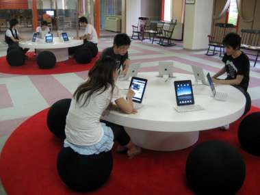 情報センターにiPadコーナー新設