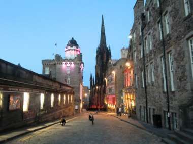 Edinburghの町並み