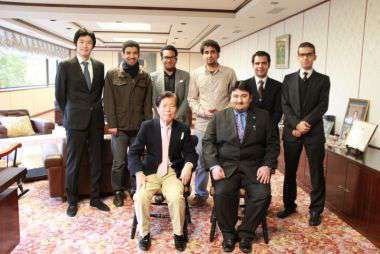 サウジアラビア王国大使館のイサム氏、ヤズィード氏と