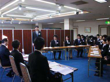 模擬グループディスカッション風景