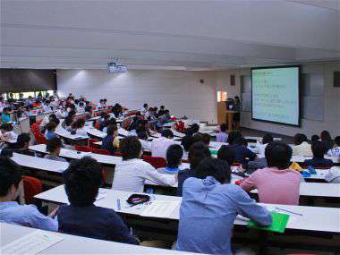 満席のなかでのガイダンス