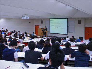 満席のなかでのガイダンス