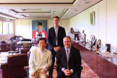 米国ペパーダイン大学Edwin Cahill氏と本学にて