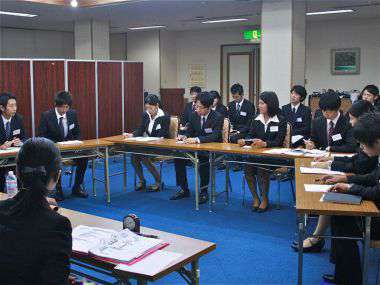 模擬グループディスカッション風景