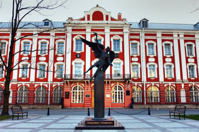 Graduate School of Management, St.Petersburg University (GSOM SPbU)
