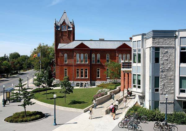 Queen's School of Business