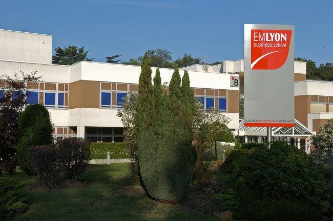 EM LYON Business School