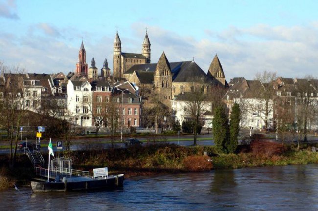 Maastricht University School of Business and Economics