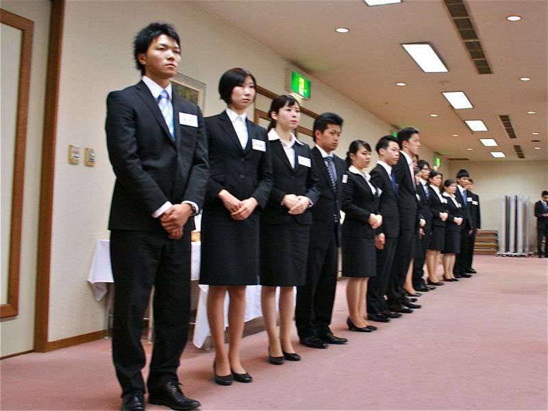 運営にあたる4年生