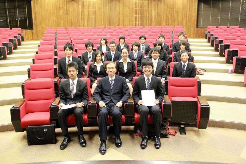 創立者奨学金奨学生認定式