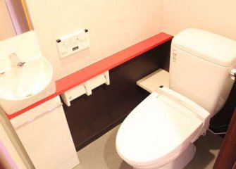 シャワー付きトイレ