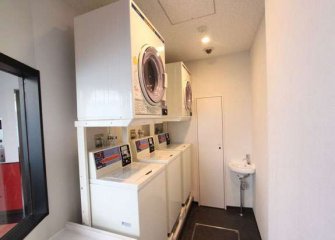 各階にコインランドリー