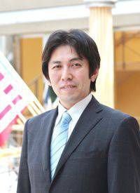 商学部・亀倉正彦教授