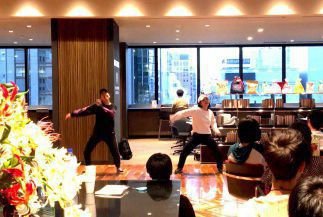 ダンスサークルによるパフォーマンスの様子