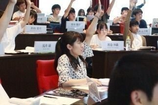 授業を受ける学生