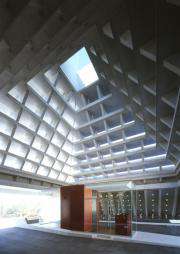 ゲート内部より