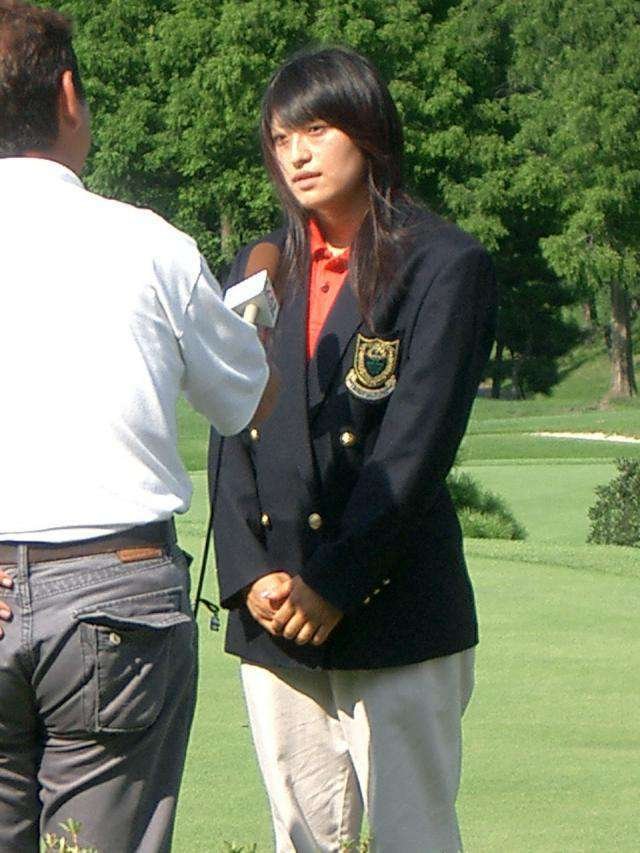 昨年の日本女子学生ゴルフ選手権優勝後のインタビュー風景