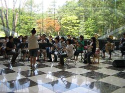 吹奏楽部の生演奏は迫力アリ