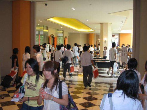 CGC棟2F受付にて