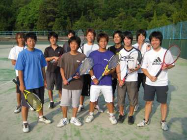 硬式テニス部員（一部）