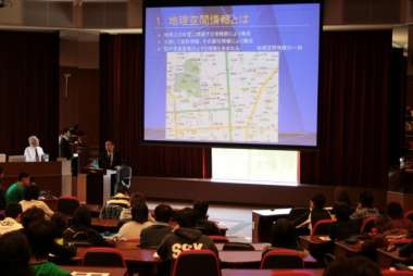 経済学部・総合講座の様子