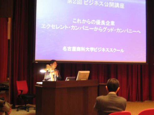 朝日新聞編集員　安井孝之氏