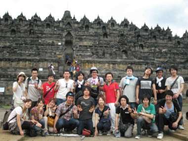 ボロブドゥール寺院遺跡にて