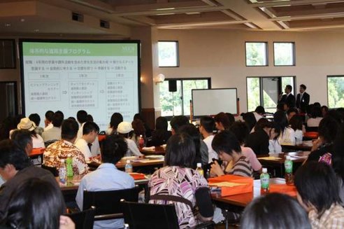 名古屋商科大学が就職に強い理由（わけ）を説明中