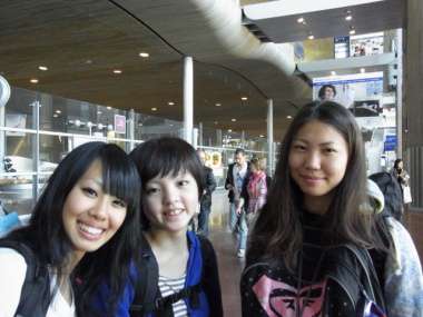 シャルルドゴール空港にて