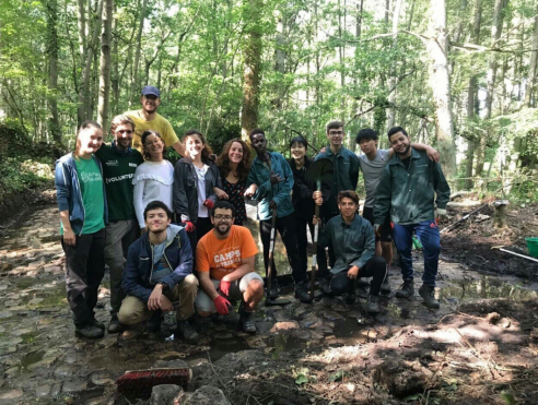 Volunteer with international students