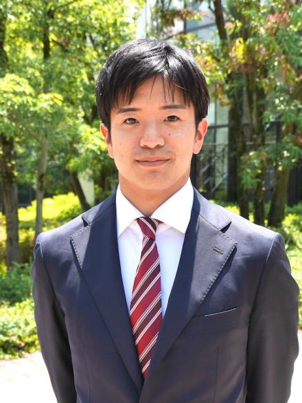納田　泰成