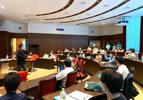 太宰先生による体験授業