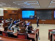 吉井教授による体験授業