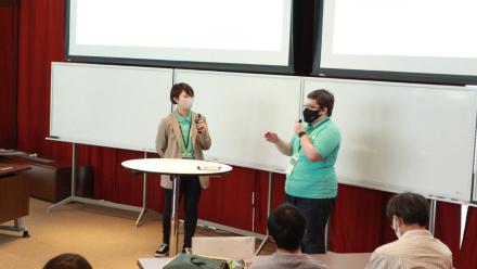 在学生2人によるプレゼン