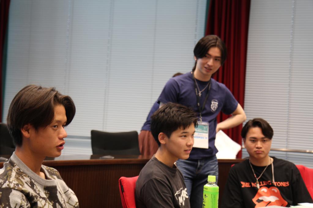 学生座談会の様子