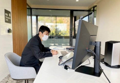 学内のオンラインスタジオからインターンシップに参加している様子