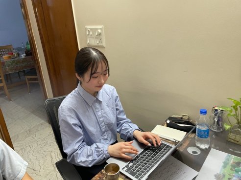 団体客向けのツアーガイド資料を作成中