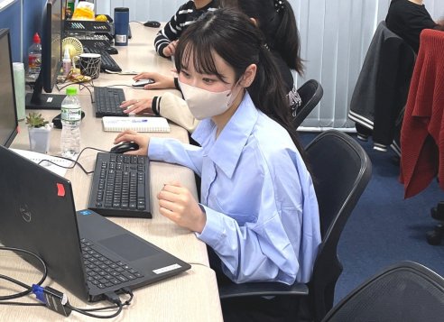 日本企業からのアウトソーシング業務を行う大下さん