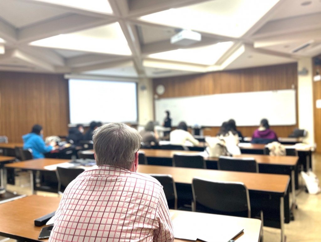 ENGLISH INTERMEDIATE 2-4