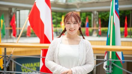 国際学部グローバル教養学科 清水さん