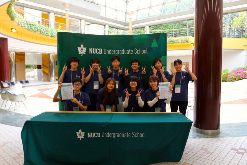 学生サポーターによる受付